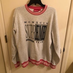 Limited Edition Supreme Pullover size Large